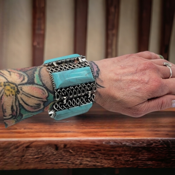 Vintage Jewelry - Vintage 1960's Turquoise Lucite Book Link Selro Style Bracelet